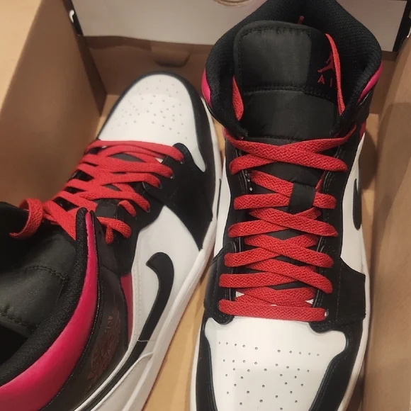 Nike | Shoes | Nike Air Jordan Black White Red Size 1 | Poshmark display picture 1